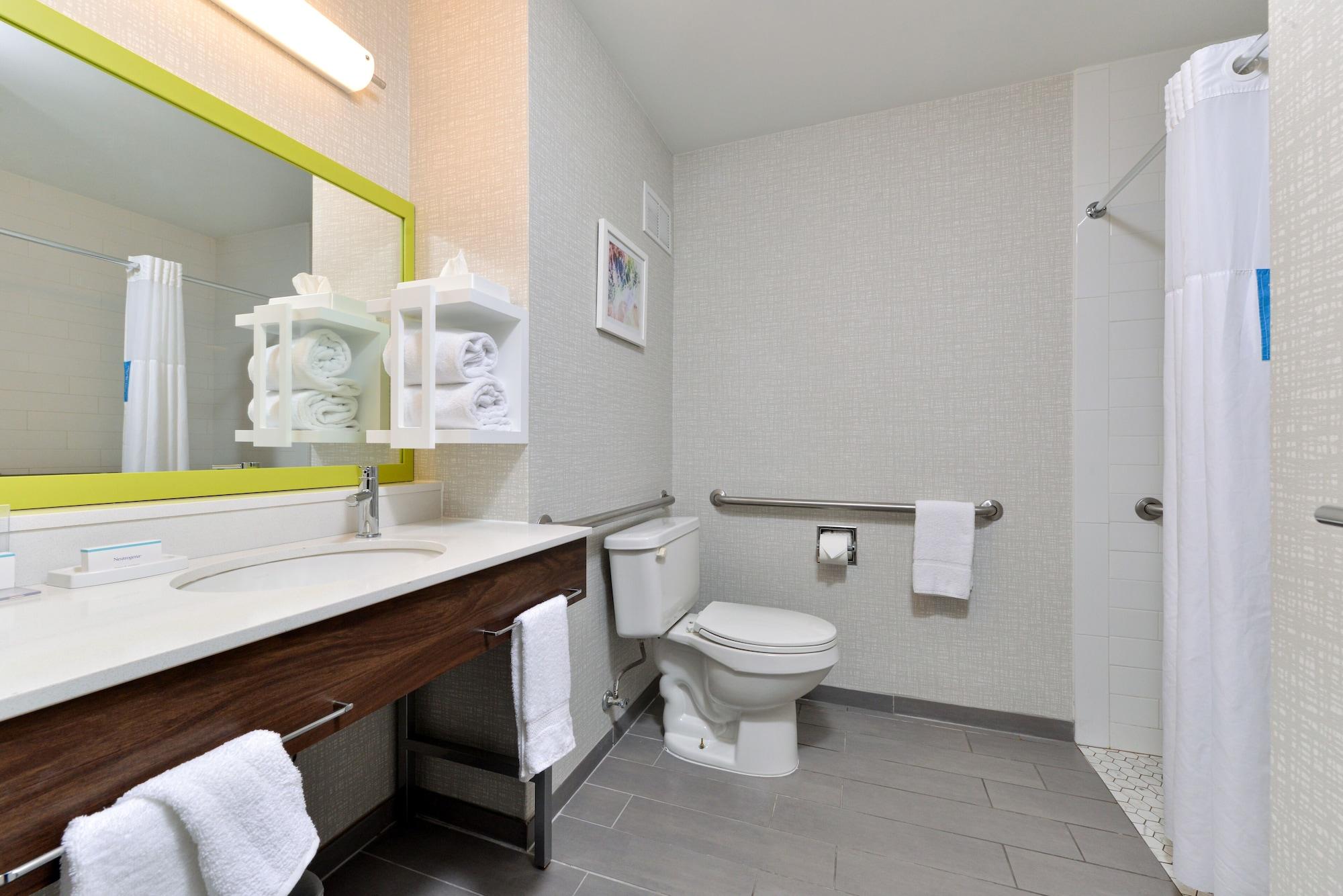 Hampton Inn By Hilton Panama City Beach Upper Grand Lagoon Экстерьер фото