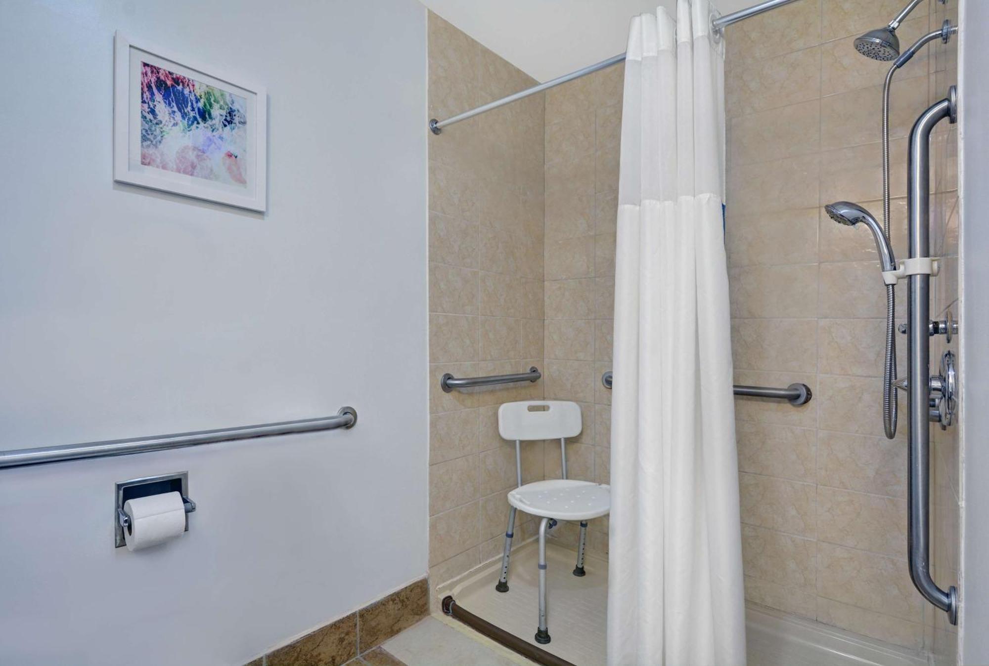 Hampton Inn By Hilton Panama City Beach Upper Grand Lagoon Экстерьер фото